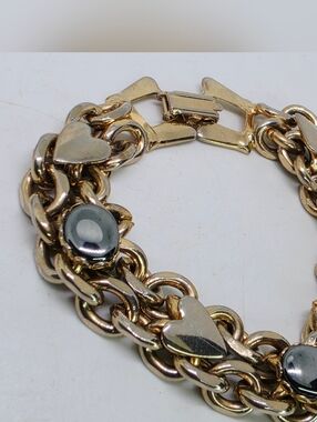 Vintage 80s Gold Tone Chunky Link Bracelet Hematite Cabochon Hearts Charm 7.5"